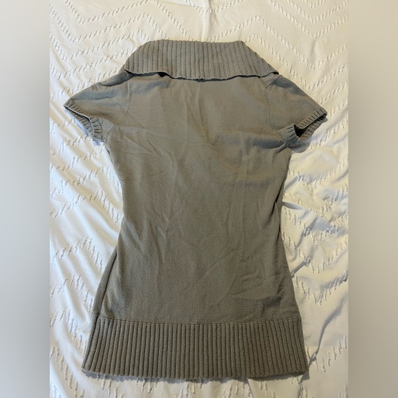 BCBG Max Azria short sleeve sweater size L - Picture 2 of 4